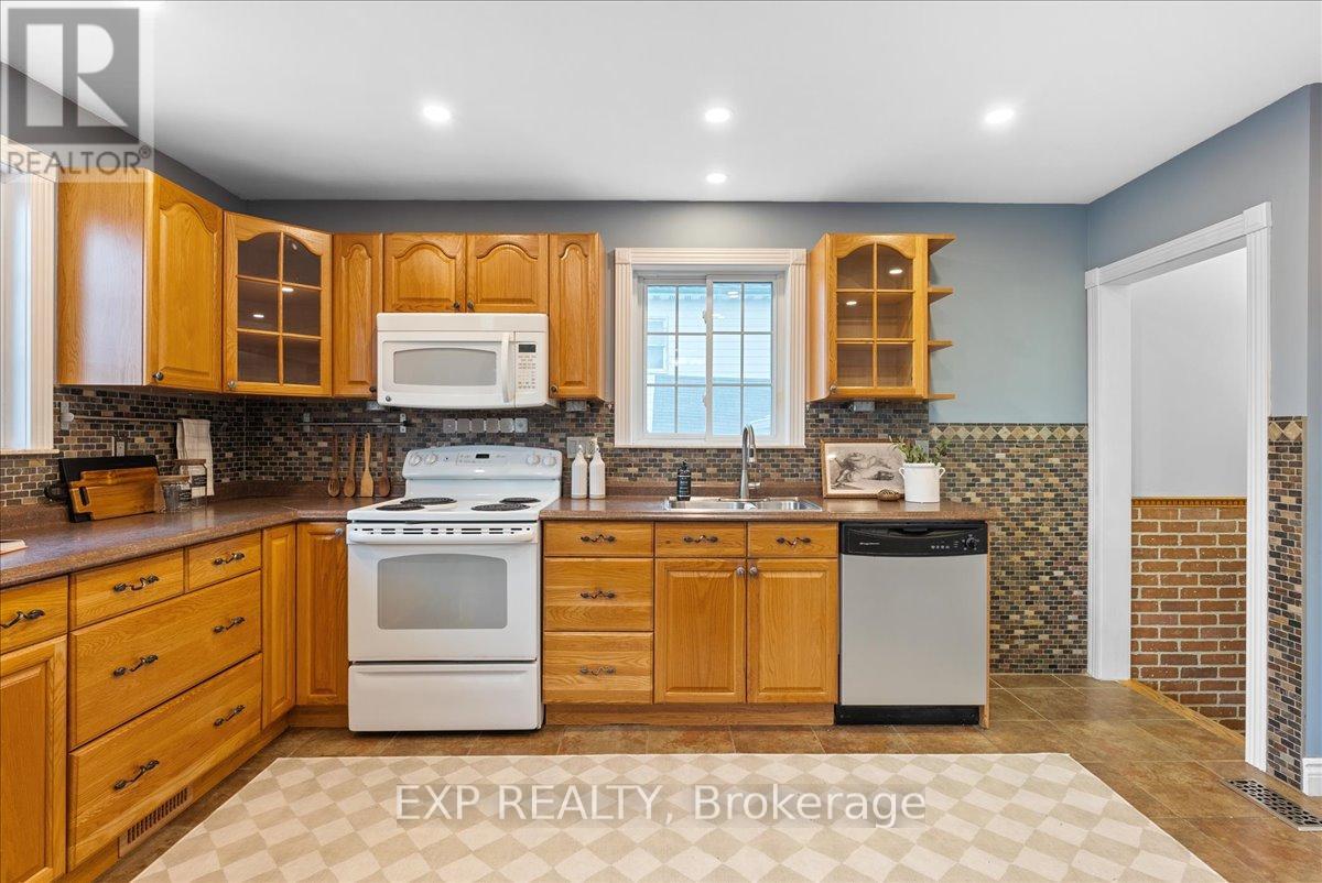 621 Orpington Road, Peterborough (Otonabee Ward 1), Ontario  K9J 4A5 - Photo 11 - X12365603