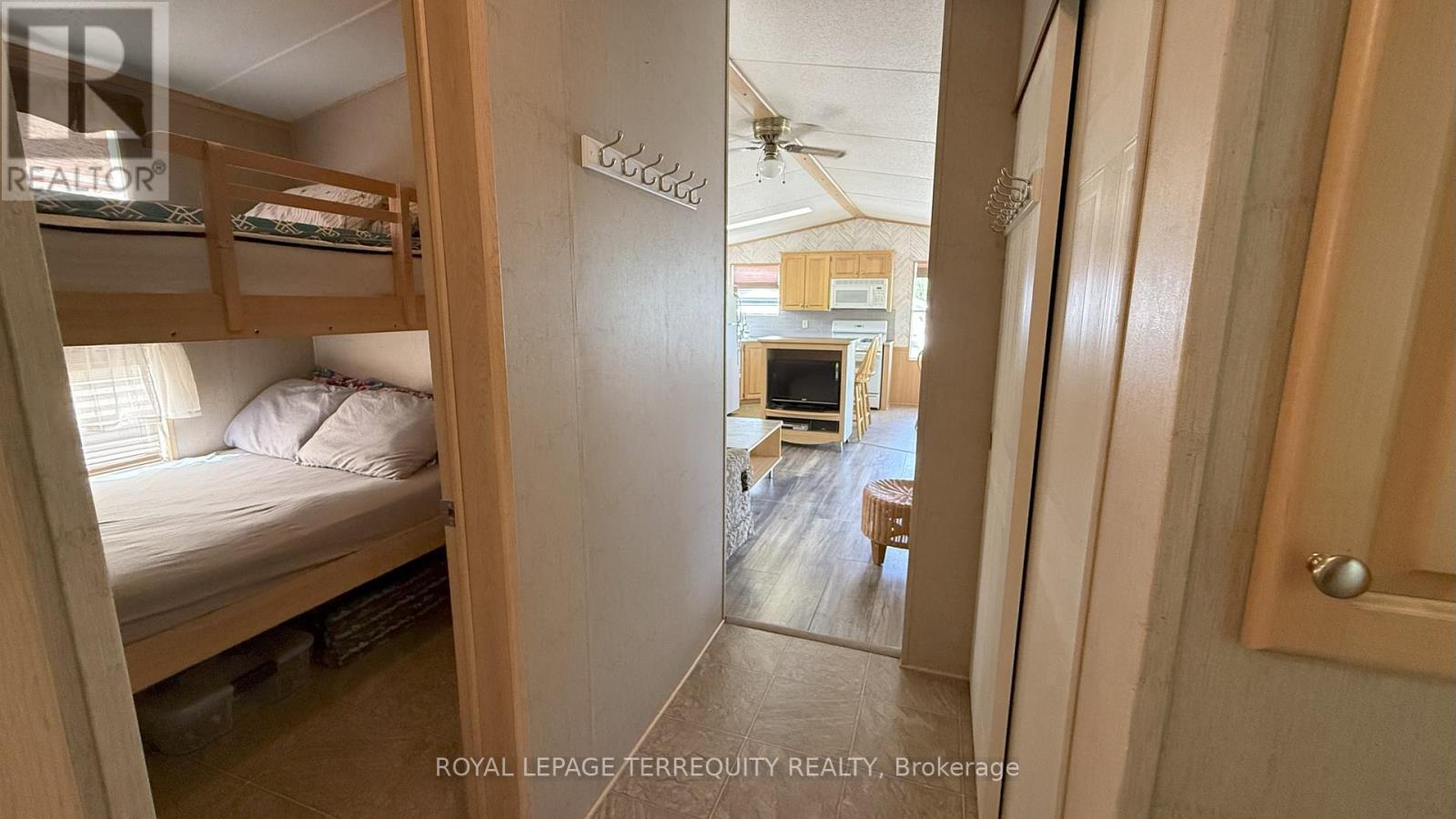 328 Rockview Road, Selwyn, Ontario  K0L 2H0 - Photo 17 - X12365904