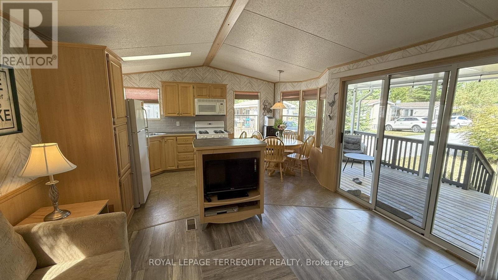 328 Rockview Road, Selwyn, Ontario  K0L 2H0 - Photo 8 - X12365904