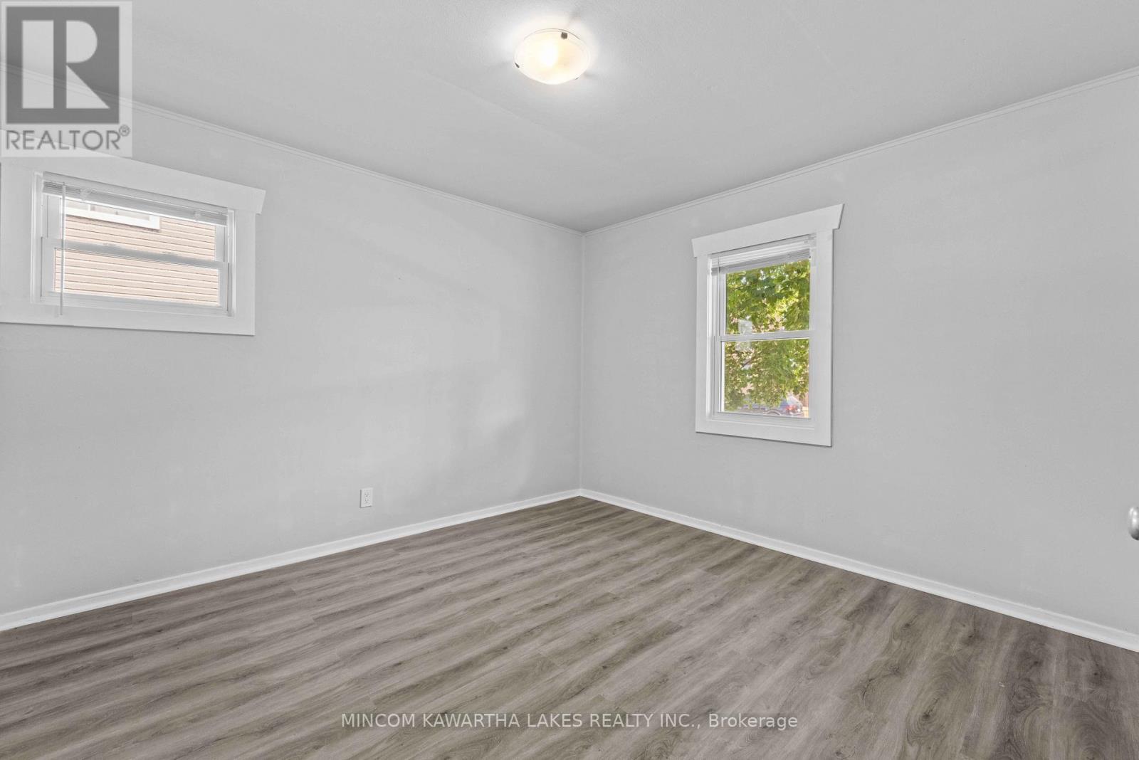 632 Gillespie Avenue, Peterborough South (West), Ontario  K9J 4B6 - Photo 19 - X12366044