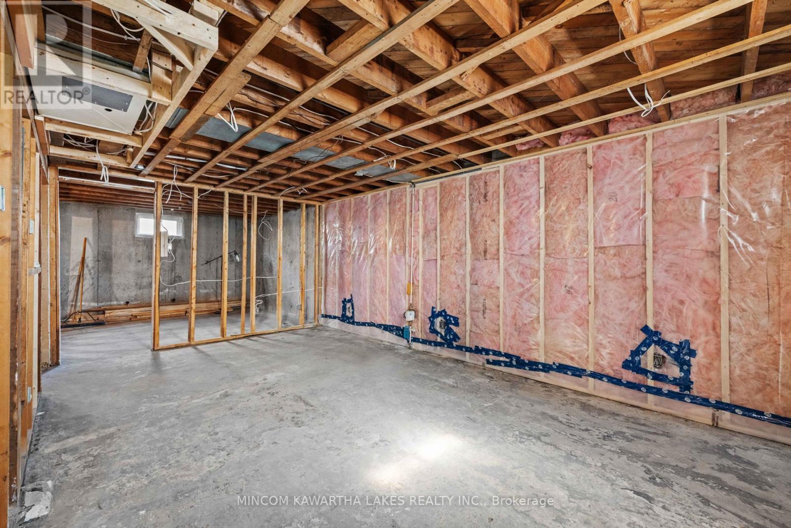 632 Gillespie Avenue, Peterborough South (West), Ontario  K9J 4B6 - Photo 24 - X12366044
