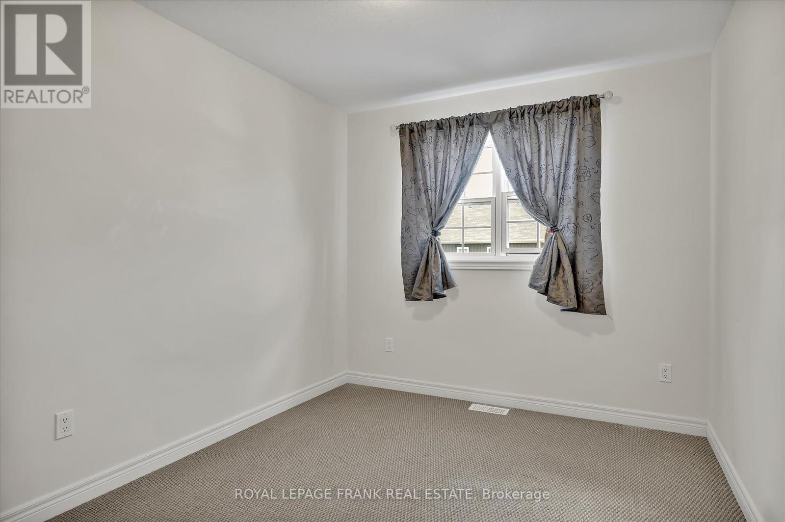 562 Grange Way, Peterborough (Northcrest Ward 5), Ontario  K9H 0G5 - Photo 30 - X12366157