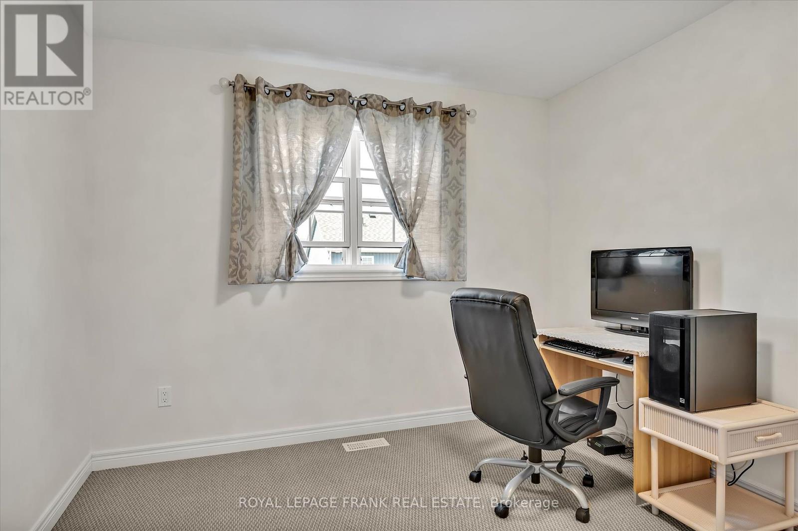 562 Grange Way, Peterborough (Northcrest Ward 5), Ontario  K9H 0G5 - Photo 34 - X12366157