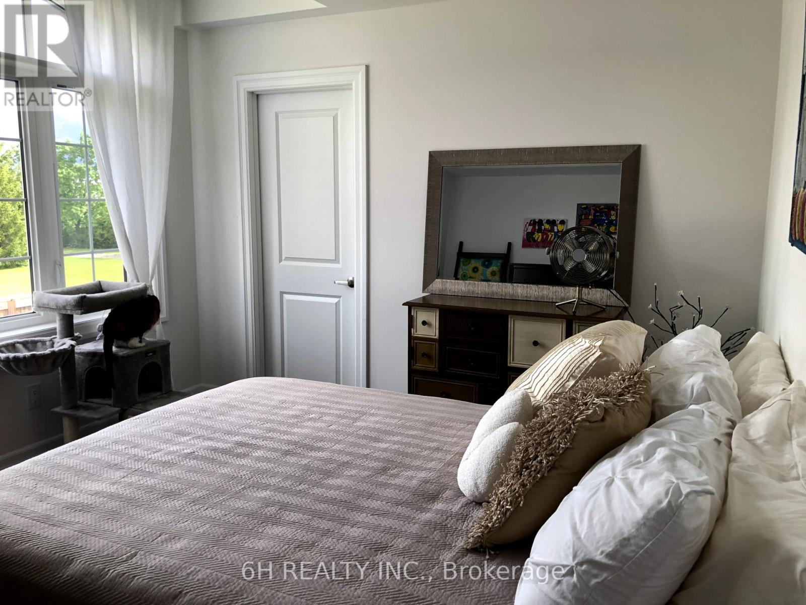 14 Ferinridge Heights, Cavan Monaghan (Cavan Twp), Ontario  L0A 1G0 - Photo 8 - X12366381