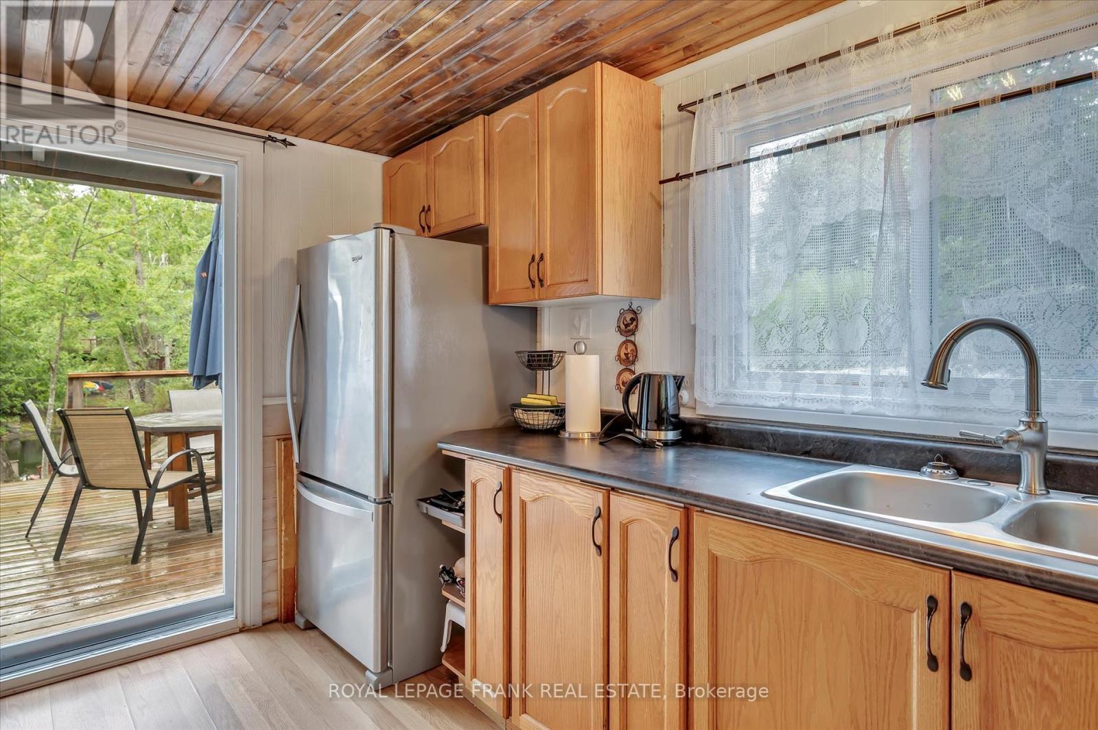 3571 Harbour Point Lane, Selwyn, Ontario  K0L 2H0 - Photo 11 - X12366601