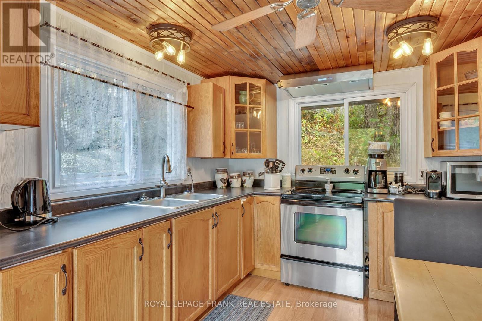 3571 Harbour Point Lane, Selwyn, Ontario  K0L 2H0 - Photo 12 - X12366601