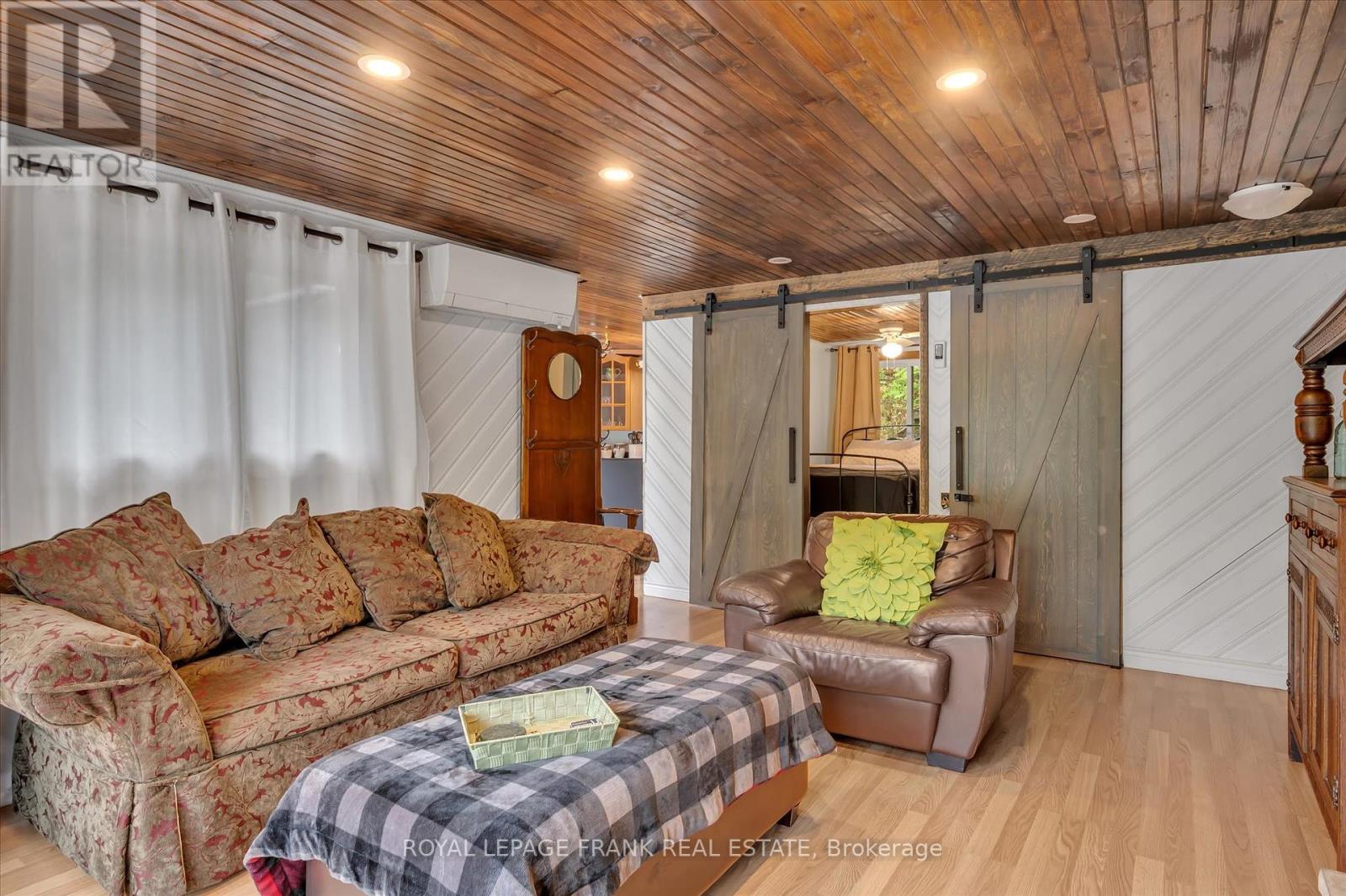 3571 Harbour Point Lane, Selwyn, Ontario  K0L 2H0 - Photo 19 - X12366601