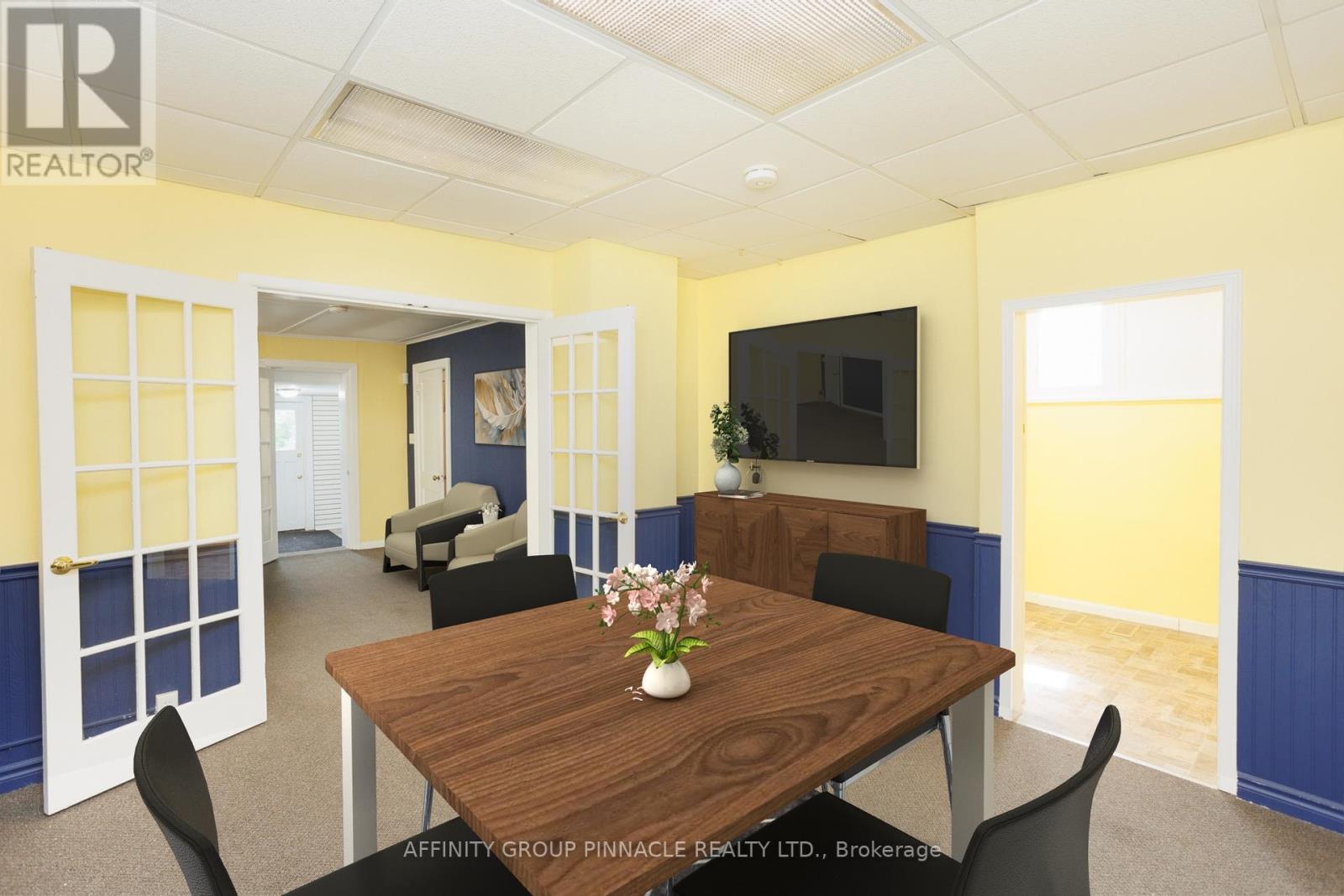 221 Kent Street W, Kawartha Lakes (Lindsay), Ontario  K9V 2Z1 - Photo 17 - X12366640
