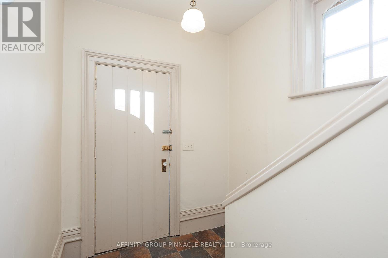 221 Kent Street W, Kawartha Lakes (Lindsay), Ontario  K9V 2Z1 - Photo 30 - X12366642
