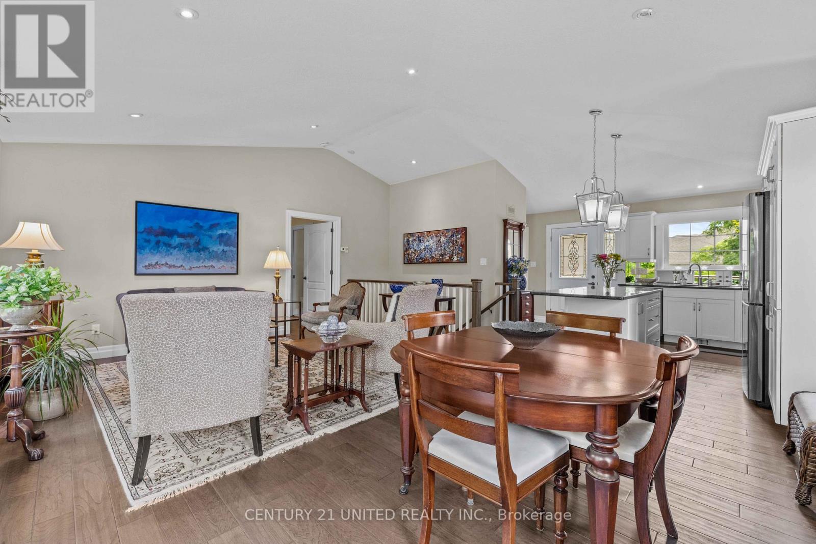160 - 301 Carnegie Avenue, Peterborough (Northcrest Ward 5), Ontario  K9L 0E9 - Photo 11 - X12366899
