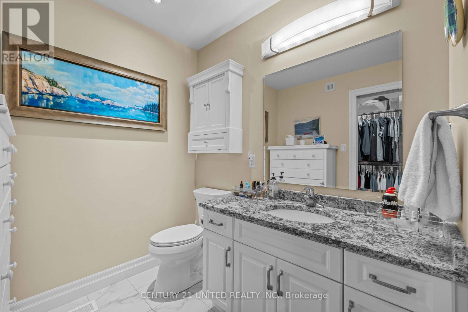 160 - 301 Carnegie Avenue, Peterborough (Northcrest Ward 5), Ontario  K9L 0E9 - Photo 16 - X12366899
