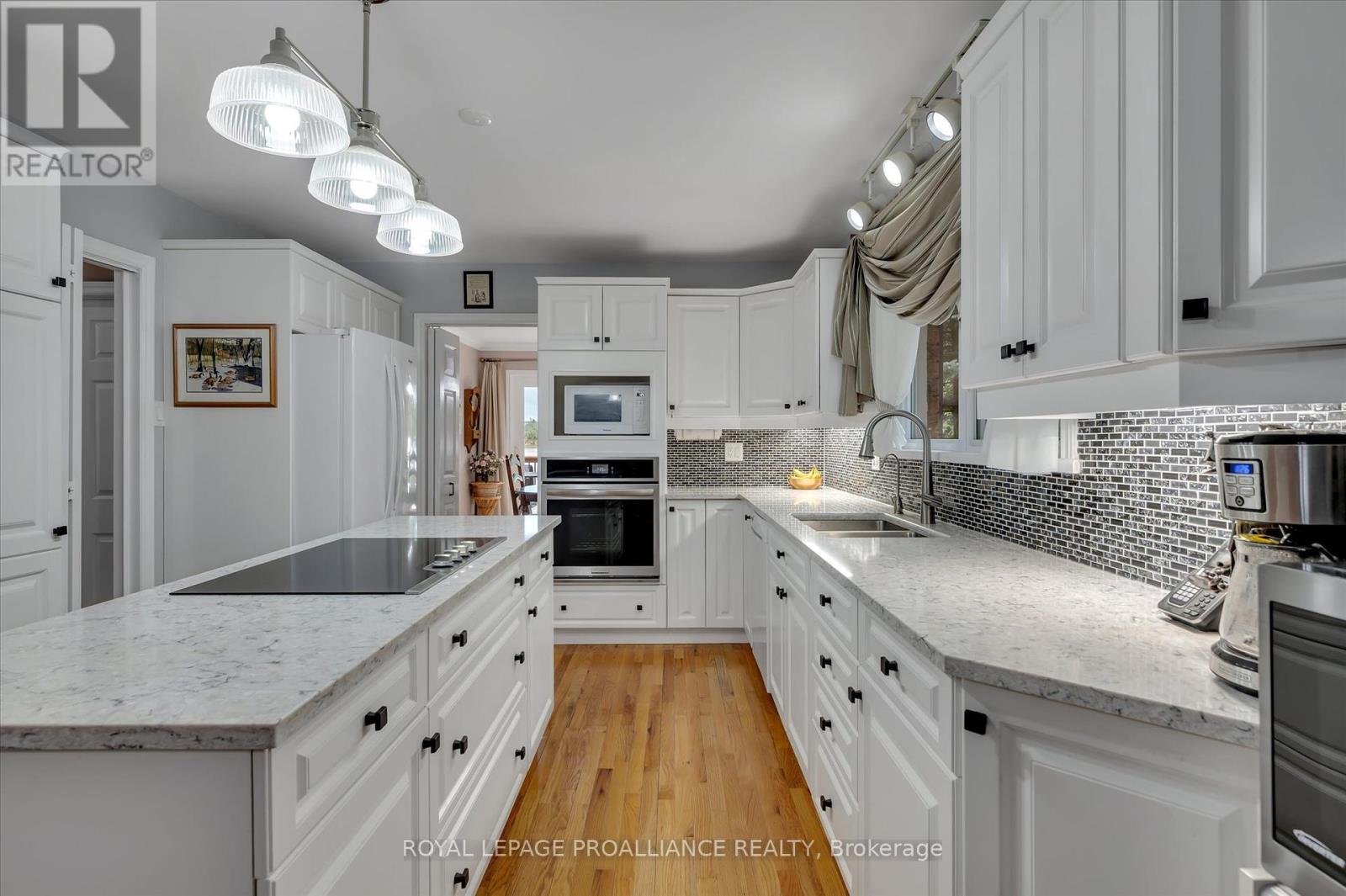 82 Cadillac Boulevard, Kawartha Lakes (Omemee), Ontario  K0L 2W0 - Photo 17 - X12368016