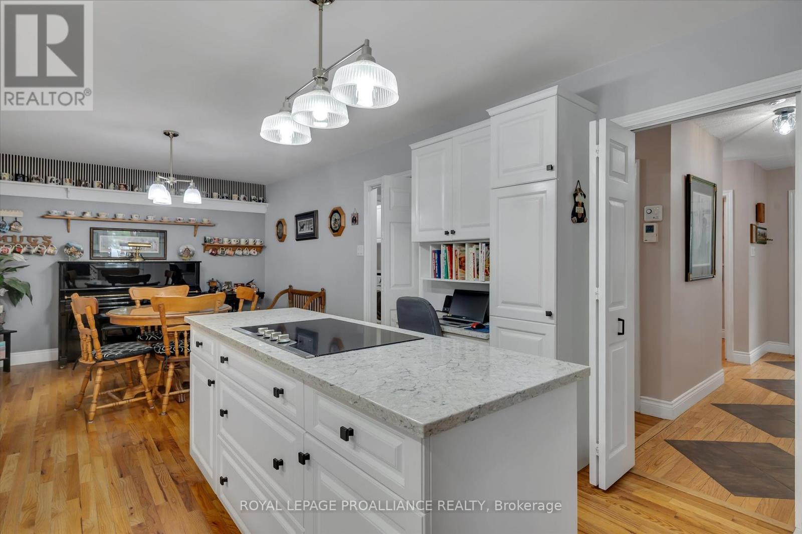 82 Cadillac Boulevard, Kawartha Lakes (Omemee), Ontario  K0L 2W0 - Photo 19 - X12368016
