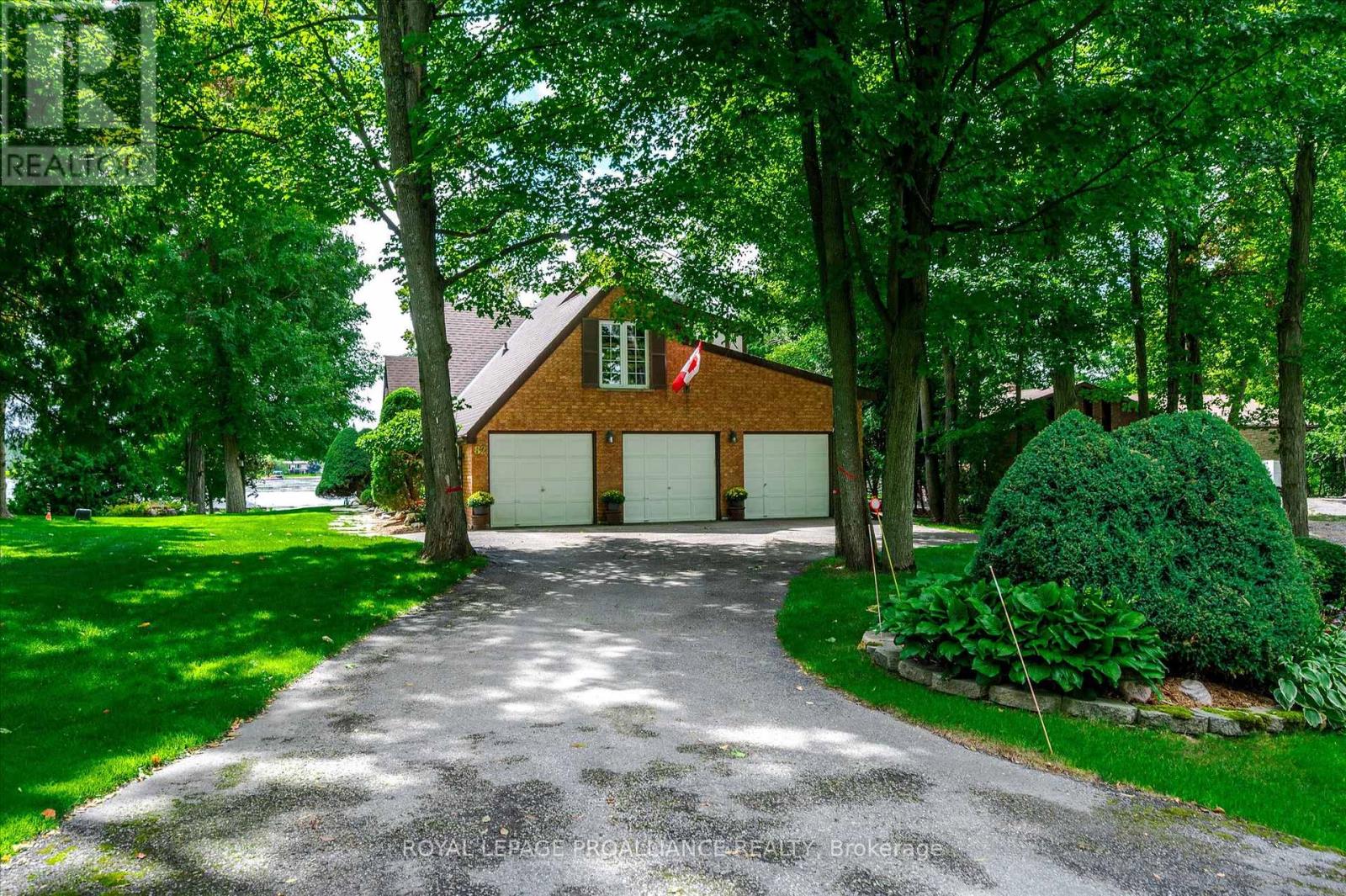 82 Cadillac Boulevard, Kawartha Lakes (Omemee), Ontario  K0L 2W0 - Photo 3 - X12368016