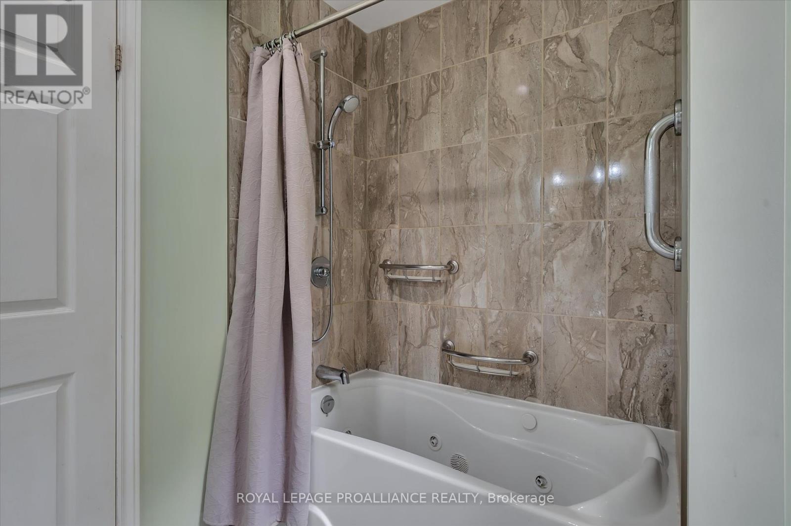 82 Cadillac Boulevard, Kawartha Lakes (Omemee), Ontario  K0L 2W0 - Photo 30 - X12368016