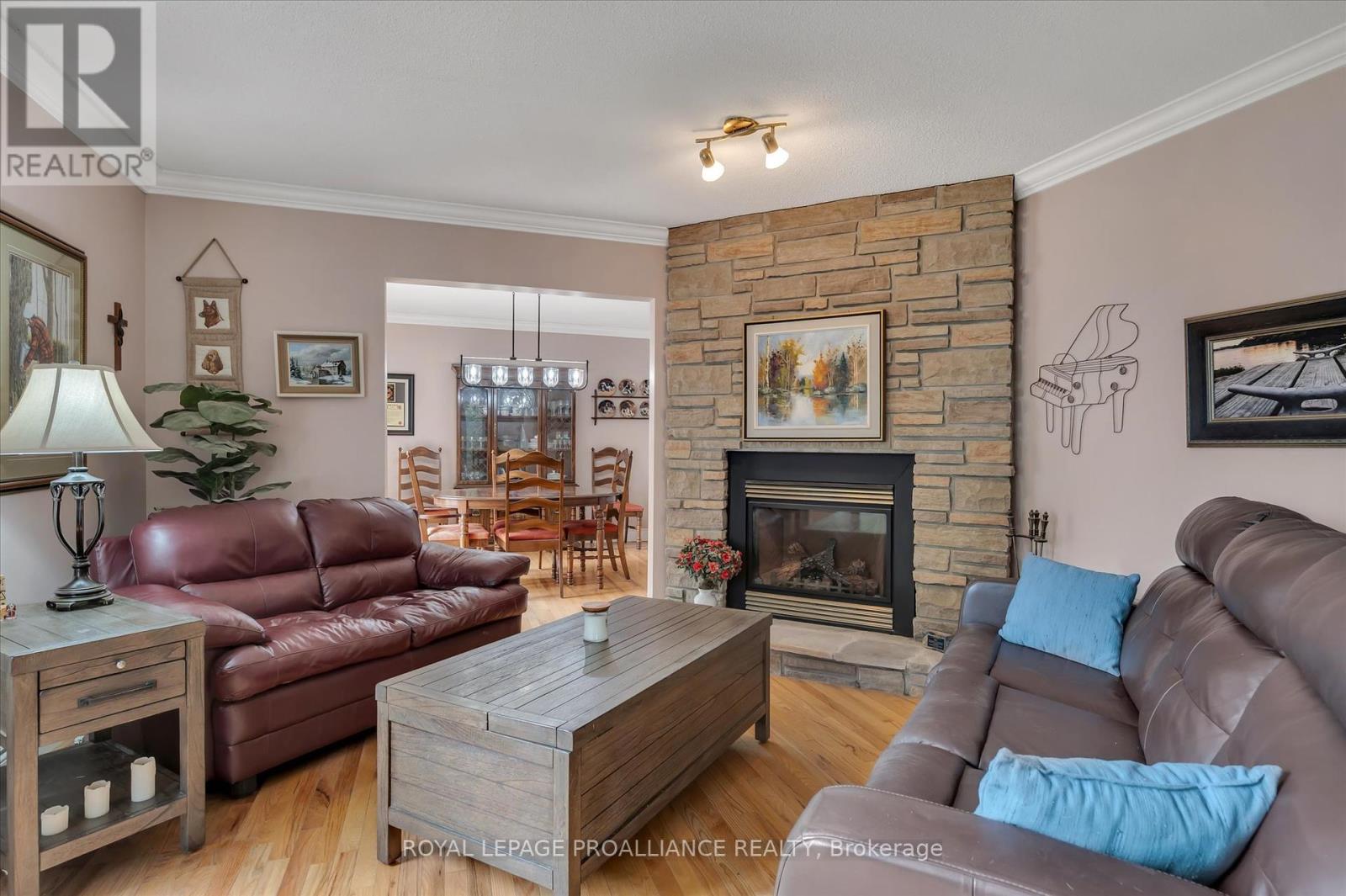 82 Cadillac Boulevard, Kawartha Lakes (Omemee), Ontario  K0L 2W0 - Photo 8 - X12368016