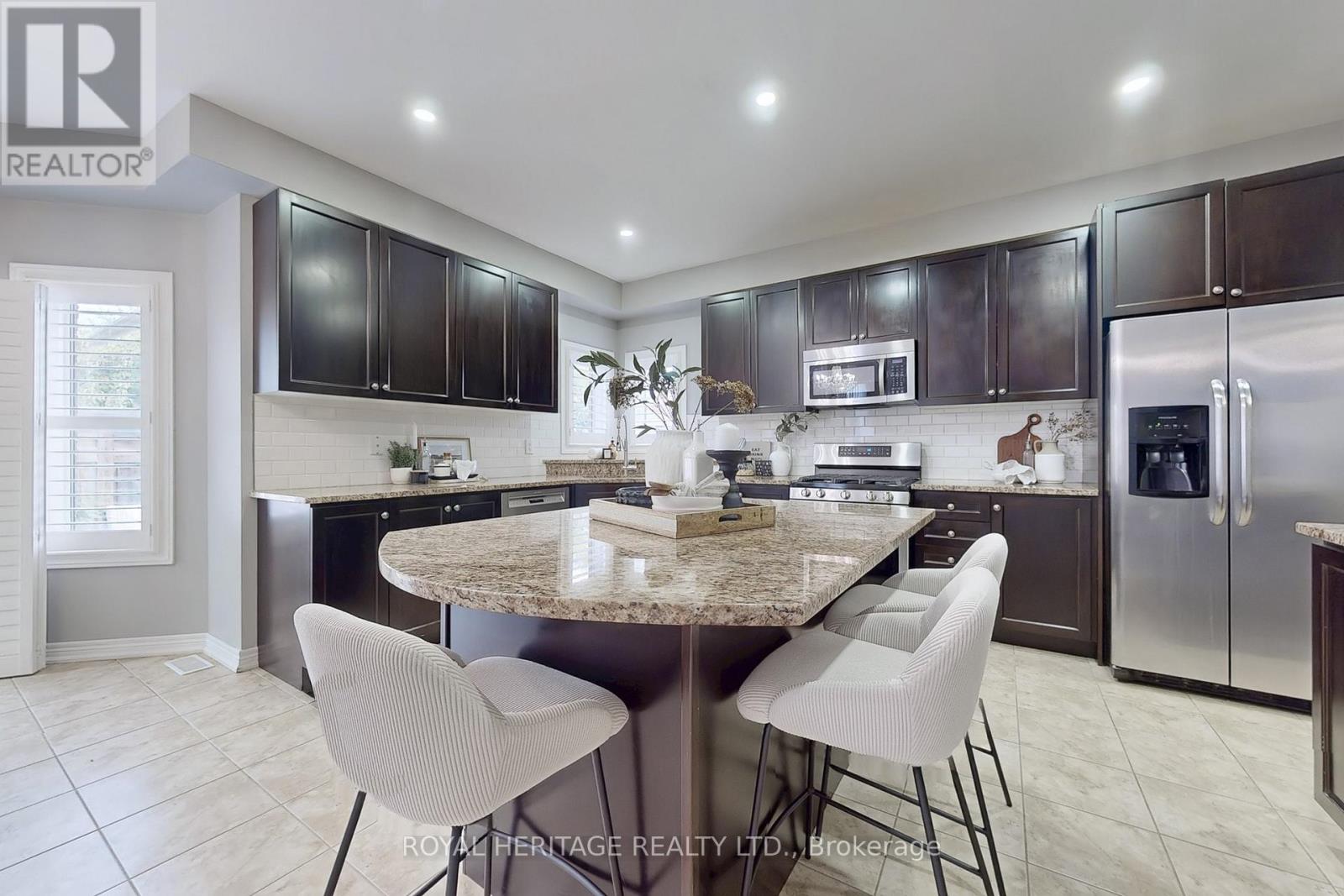 47 Sisson Lane, Clarington (Newcastle), Ontario  L1B 0A7 - Photo 9 - E12368076