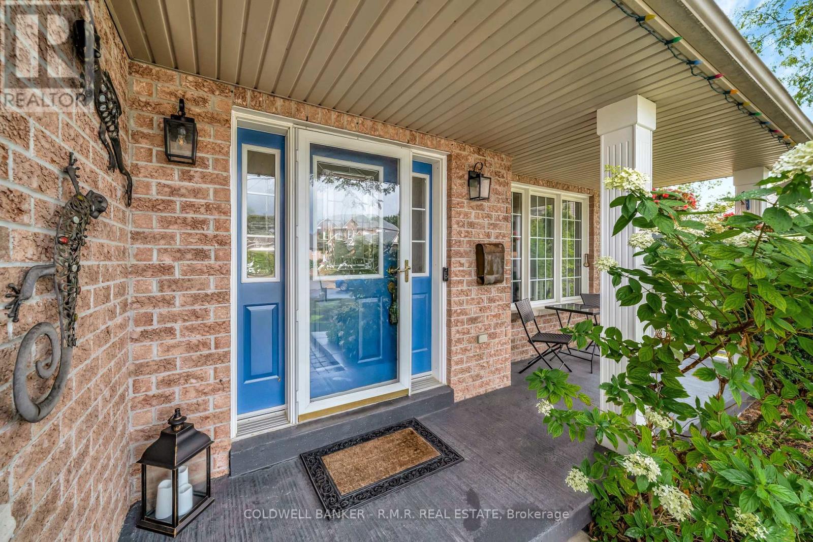 16 Wood Court, Kawartha Lakes (Lindsay), Ontario  K9V 6J4 - Photo 2 - X12368179