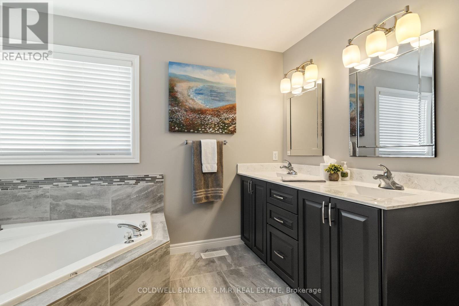 16 Wood Court, Kawartha Lakes (Lindsay), Ontario  K9V 6J4 - Photo 30 - X12368179