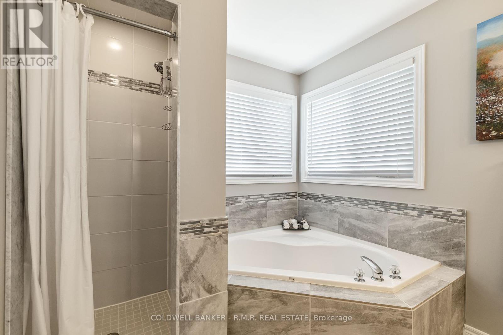 16 Wood Court, Kawartha Lakes (Lindsay), Ontario  K9V 6J4 - Photo 31 - X12368179