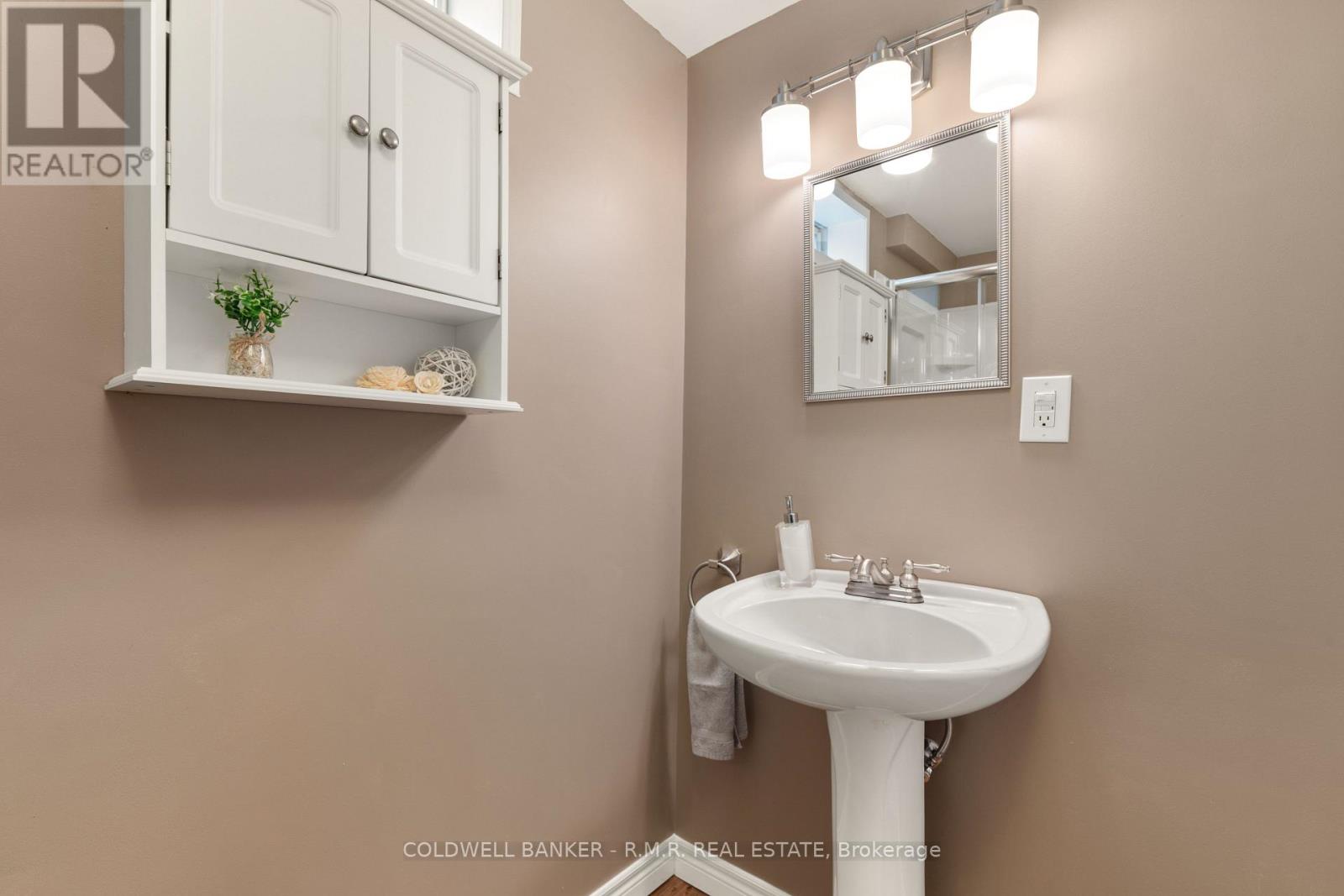 16 Wood Court, Kawartha Lakes (Lindsay), Ontario  K9V 6J4 - Photo 38 - X12368179