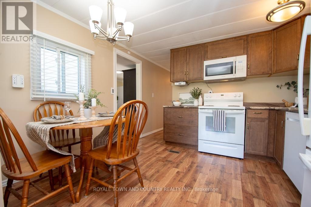 7 Marlene Drive, Kawartha Lakes (Manvers), Ontario  L0A 1A0 - Photo 13 - X12368258