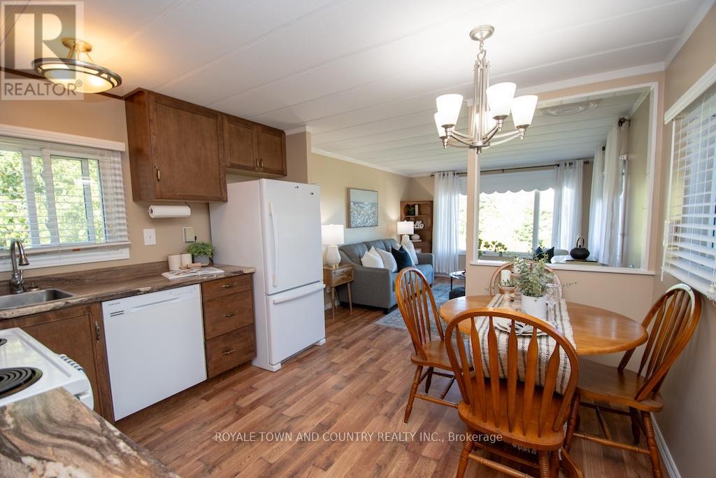 7 Marlene Drive, Kawartha Lakes (Manvers), Ontario  L0A 1A0 - Photo 14 - X12368258