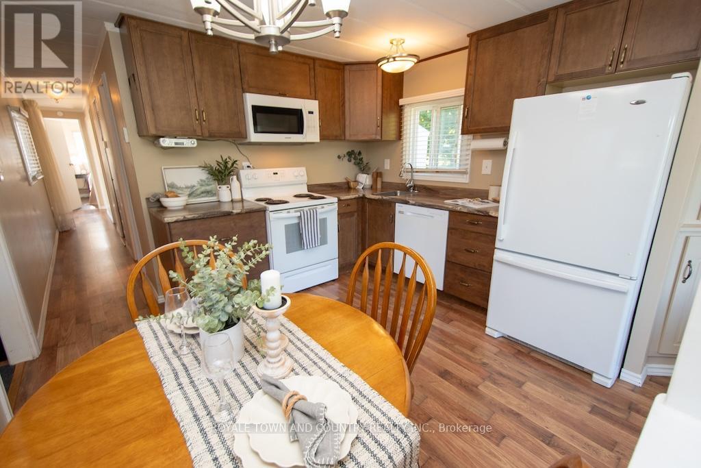 7 Marlene Drive, Kawartha Lakes (Manvers), Ontario  L0A 1A0 - Photo 15 - X12368258