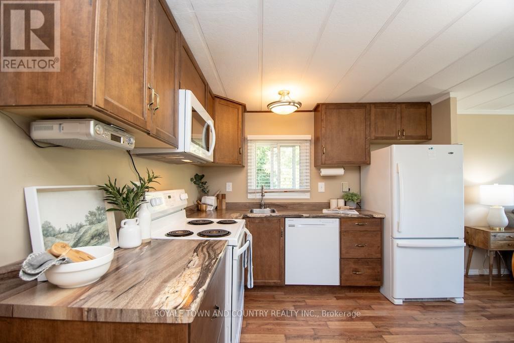 7 Marlene Drive, Kawartha Lakes (Manvers), Ontario  L0A 1A0 - Photo 16 - X12368258