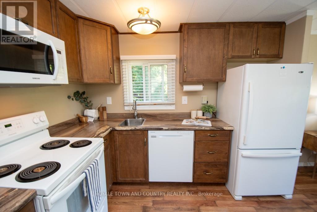 7 Marlene Drive, Kawartha Lakes (Manvers), Ontario  L0A 1A0 - Photo 20 - X12368258