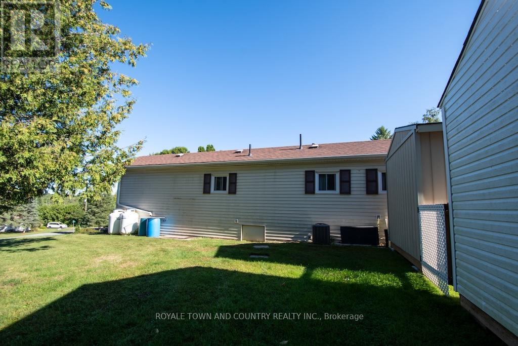 7 Marlene Drive, Kawartha Lakes (Manvers), Ontario  L0A 1A0 - Photo 34 - X12368258
