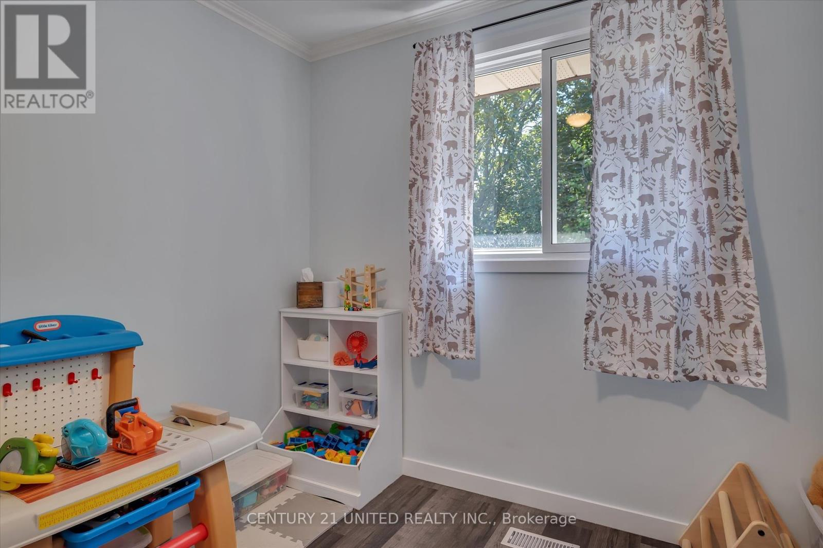 561 Barnes Crescent, Peterborough (Otonabee Ward 1), Ontario  K9J 7Z2 - Photo 22 - X12368340