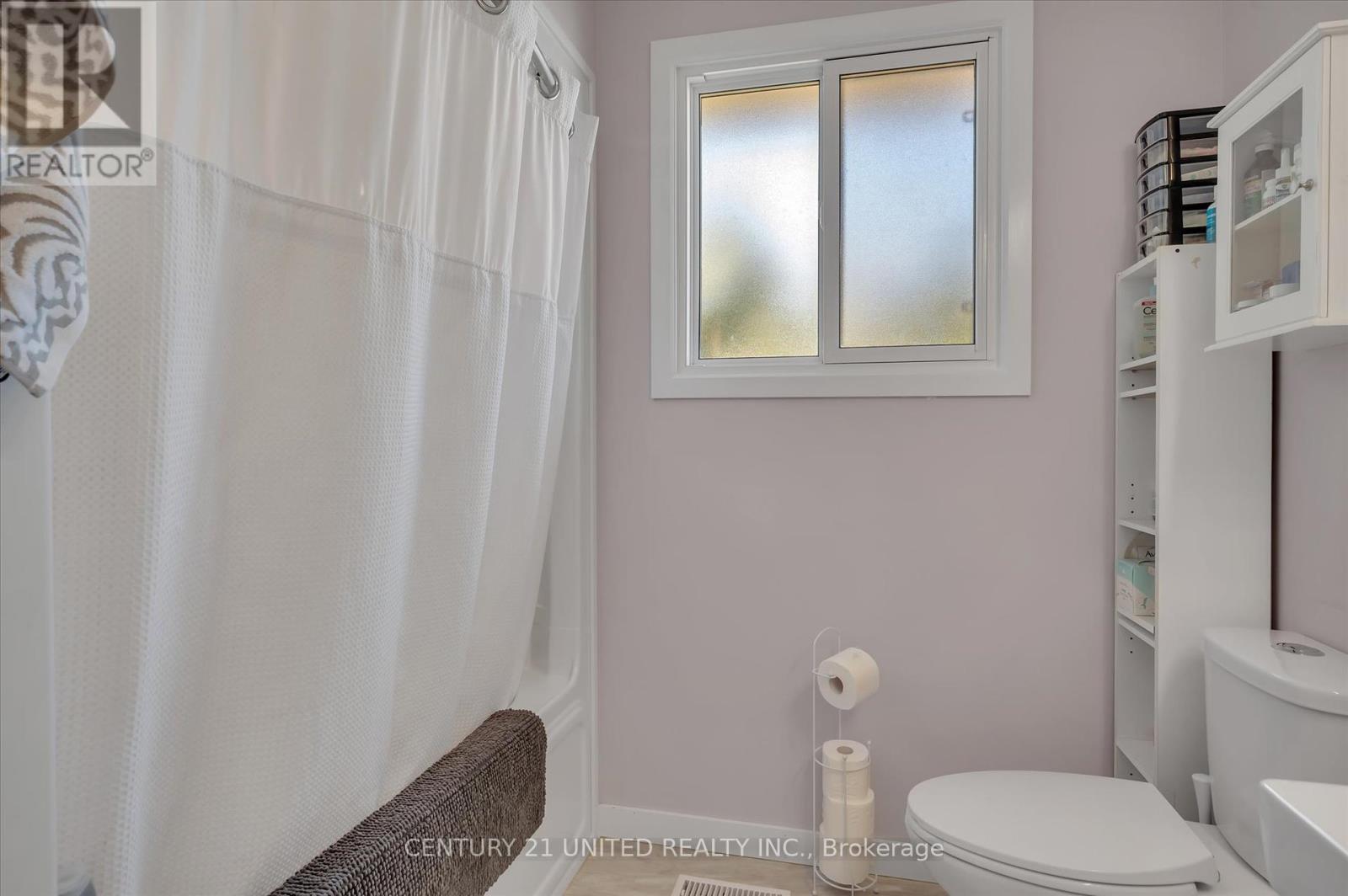 561 Barnes Crescent, Peterborough (Otonabee Ward 1), Ontario  K9J 7Z2 - Photo 25 - X12368340