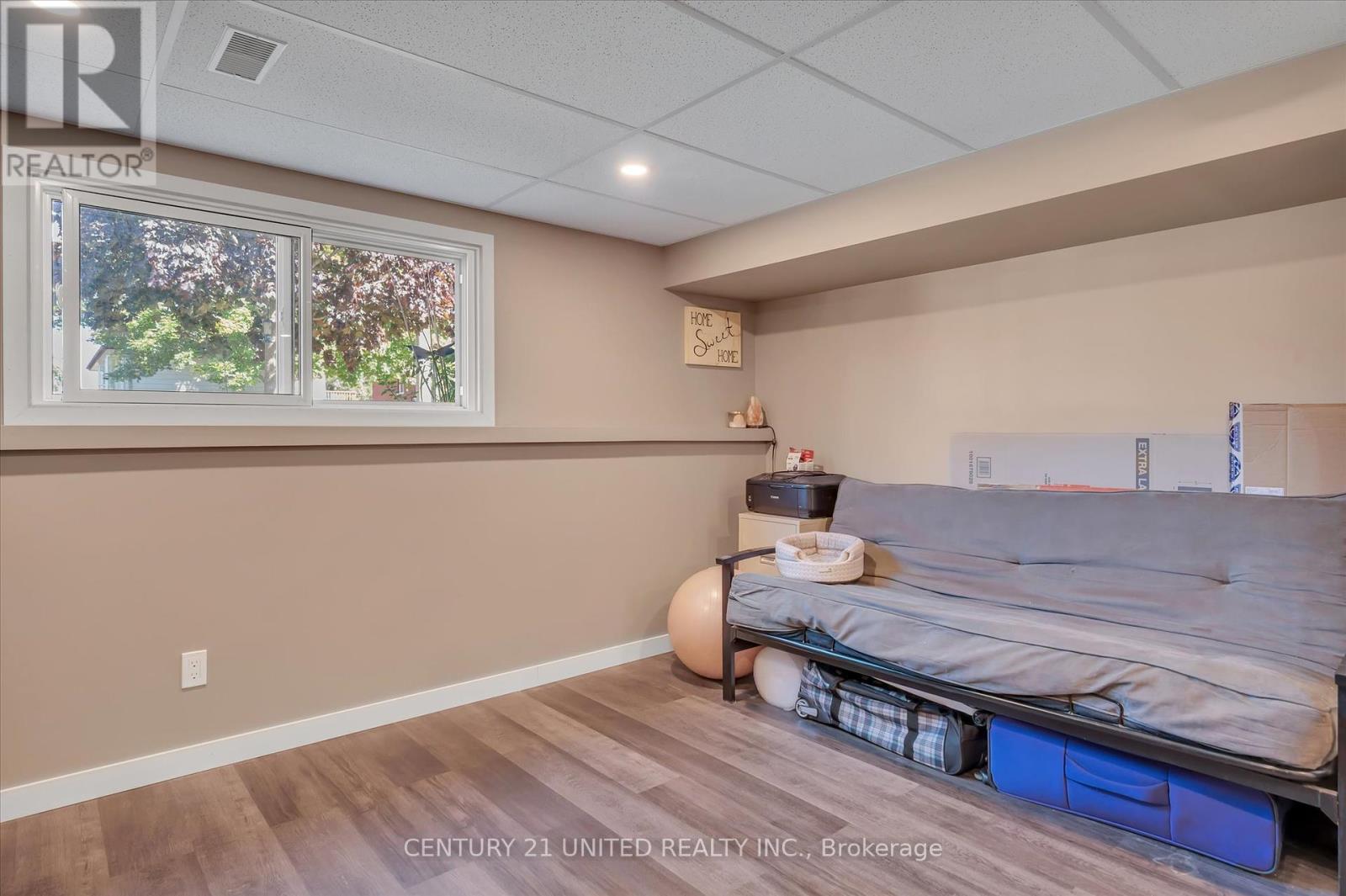 561 Barnes Crescent, Peterborough (Otonabee Ward 1), Ontario  K9J 7Z2 - Photo 28 - X12368340