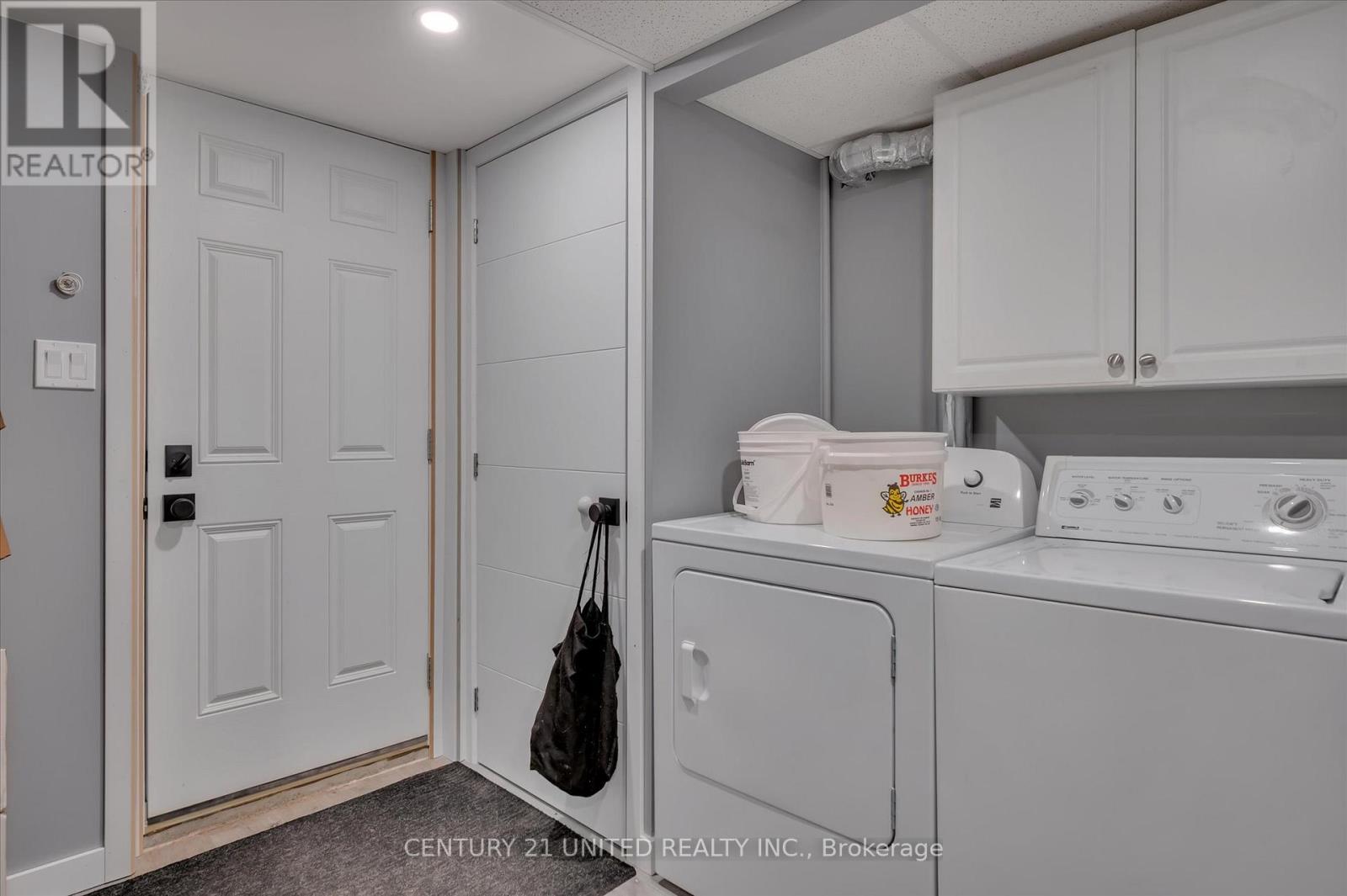 561 Barnes Crescent, Peterborough (Otonabee Ward 1), Ontario  K9J 7Z2 - Photo 30 - X12368340