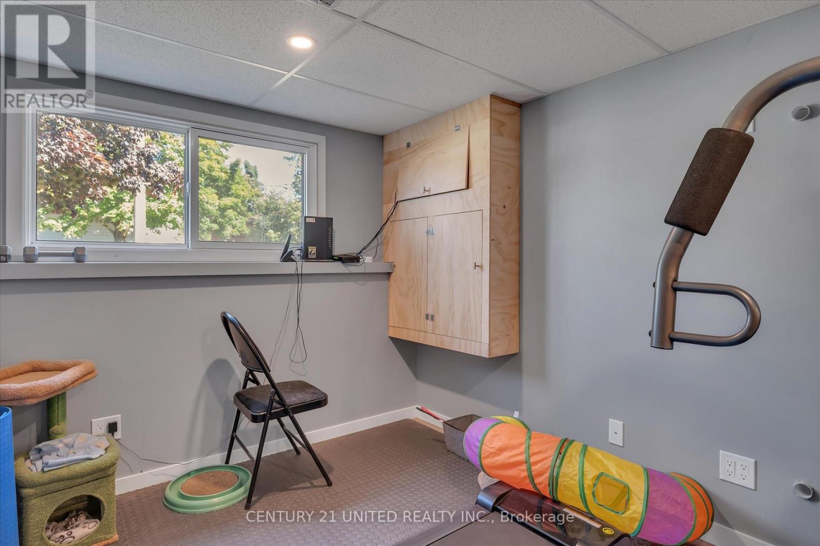 561 Barnes Crescent, Peterborough (Otonabee Ward 1), Ontario  K9J 7Z2 - Photo 36 - X12368340