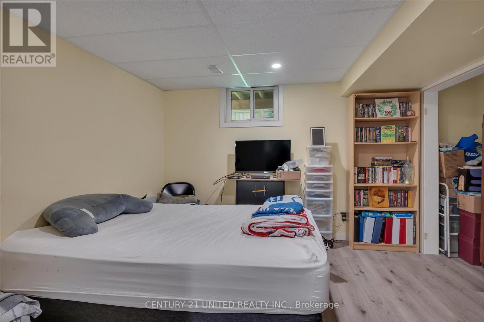 561 Barnes Crescent, Peterborough (Otonabee Ward 1), Ontario  K9J 7Z2 - Photo 37 - X12368340