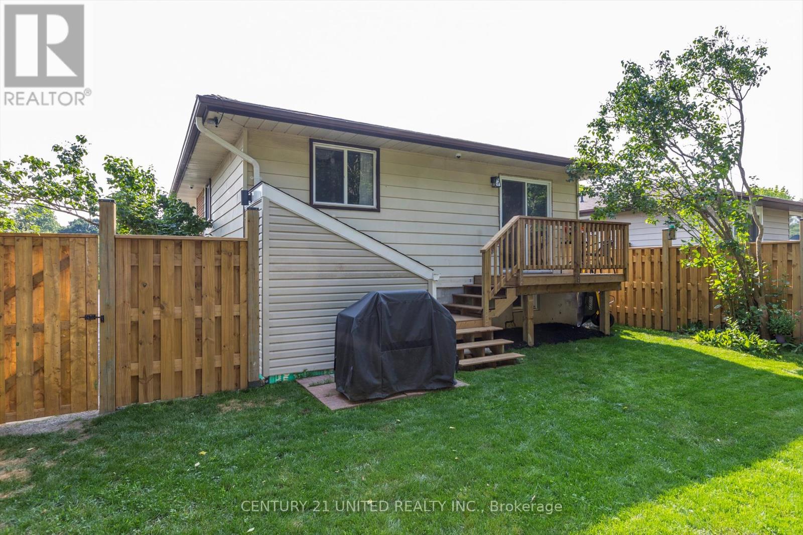 561 Barnes Crescent, Peterborough (Otonabee Ward 1), Ontario  K9J 7Z2 - Photo 49 - X12368340
