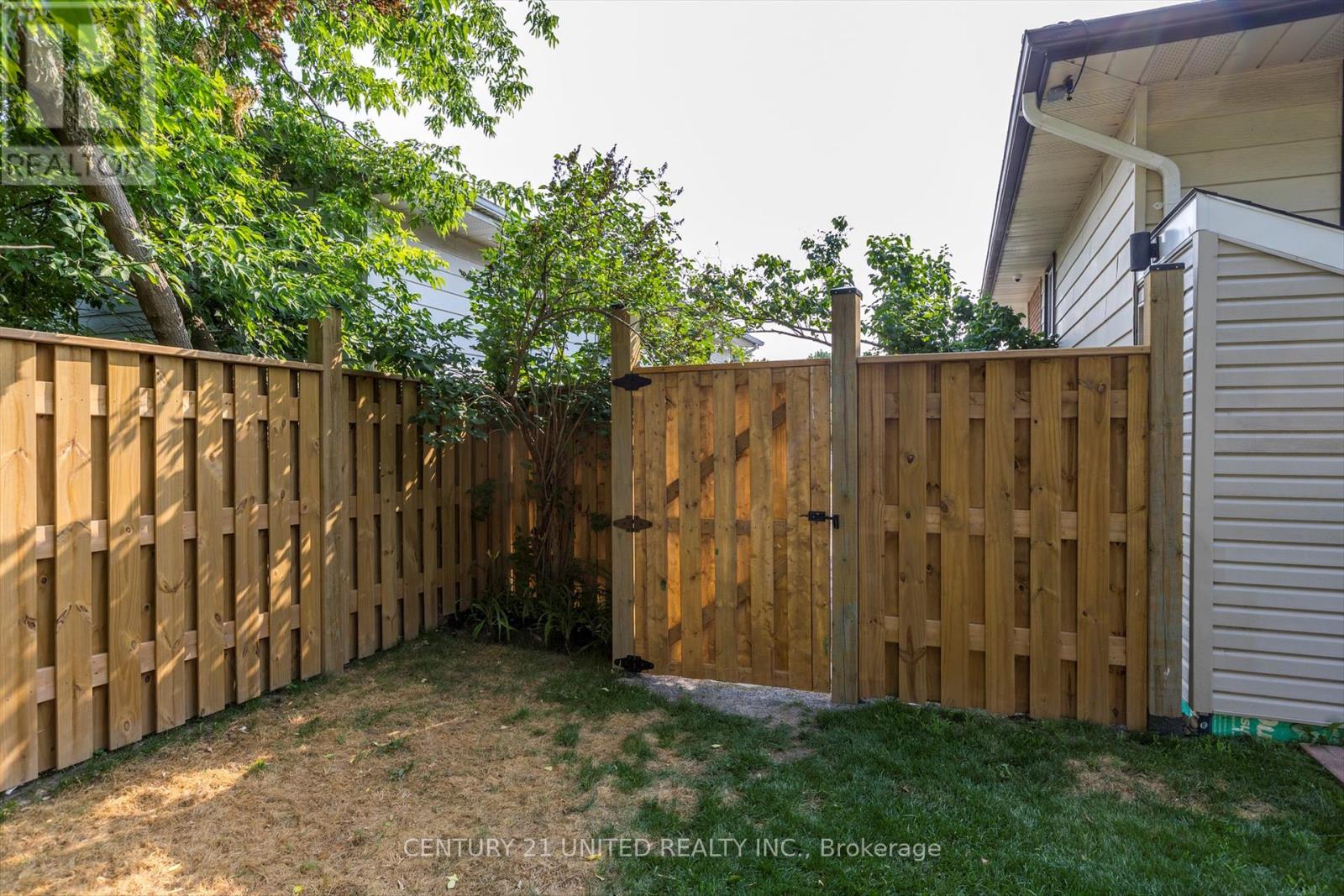 561 Barnes Crescent, Peterborough (Otonabee Ward 1), Ontario  K9J 7Z2 - Photo 50 - X12368340