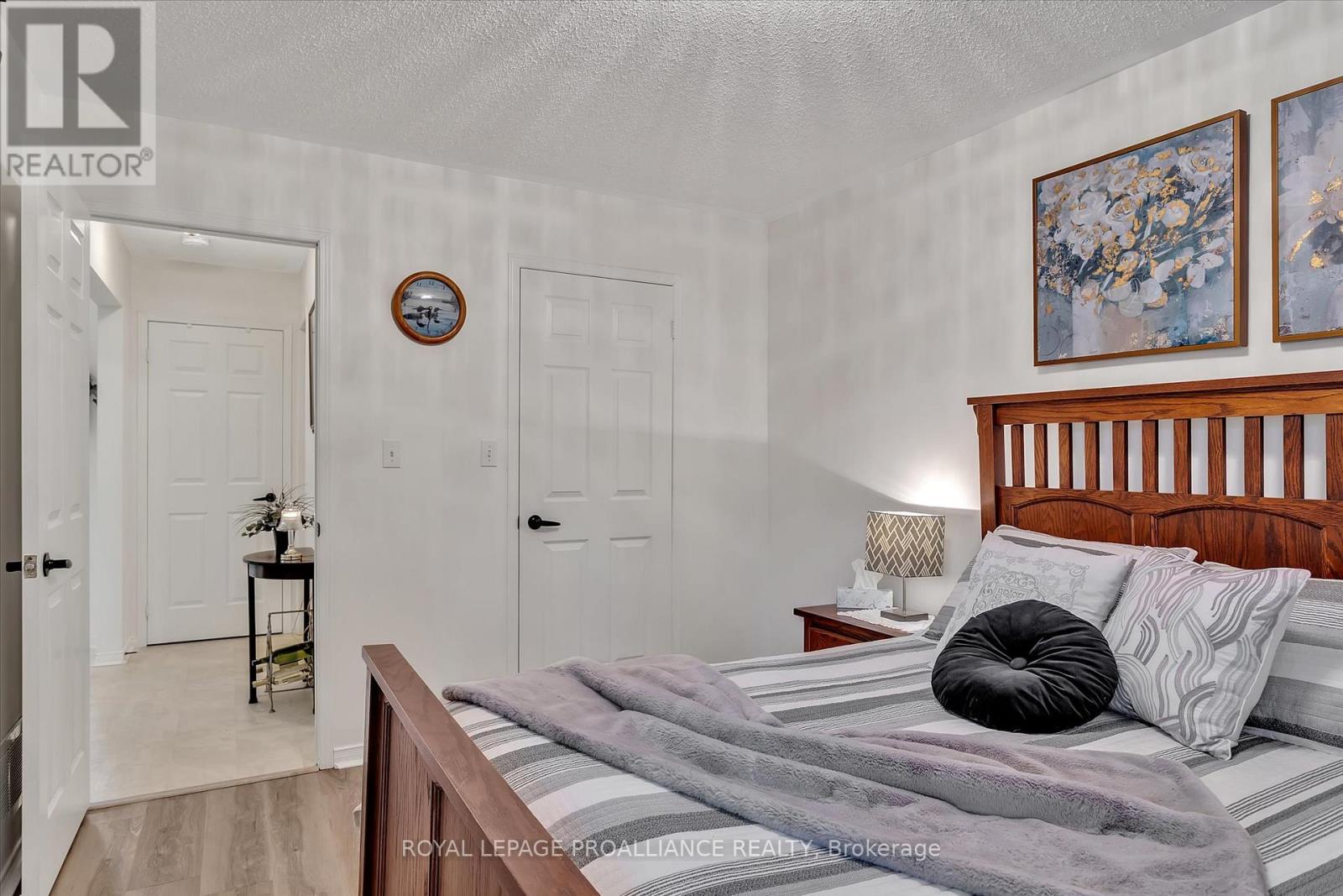 1269 Eagle Crescent, Peterborough (Monaghan Ward 2), Ontario  K9K 2K6 - Photo 19 - X12368447