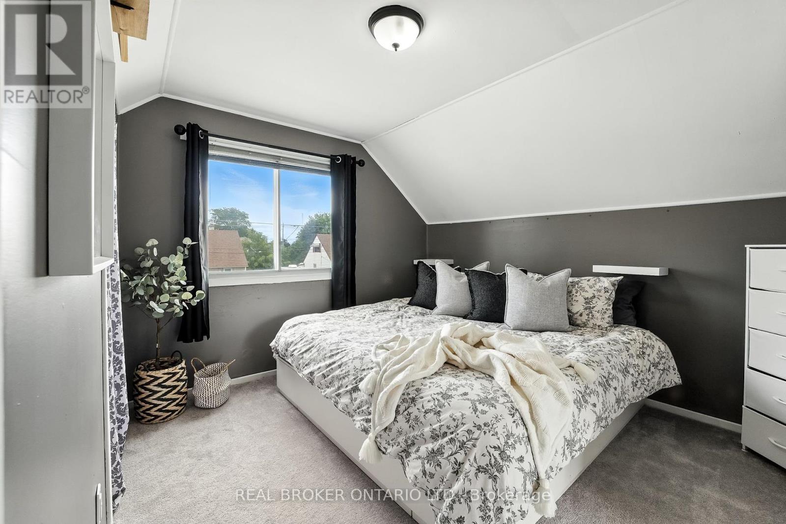 459 Rose Avenue, Peterborough (Otonabee Ward 1), Ontario  K9J 4E5 - Photo 15 - X12368330