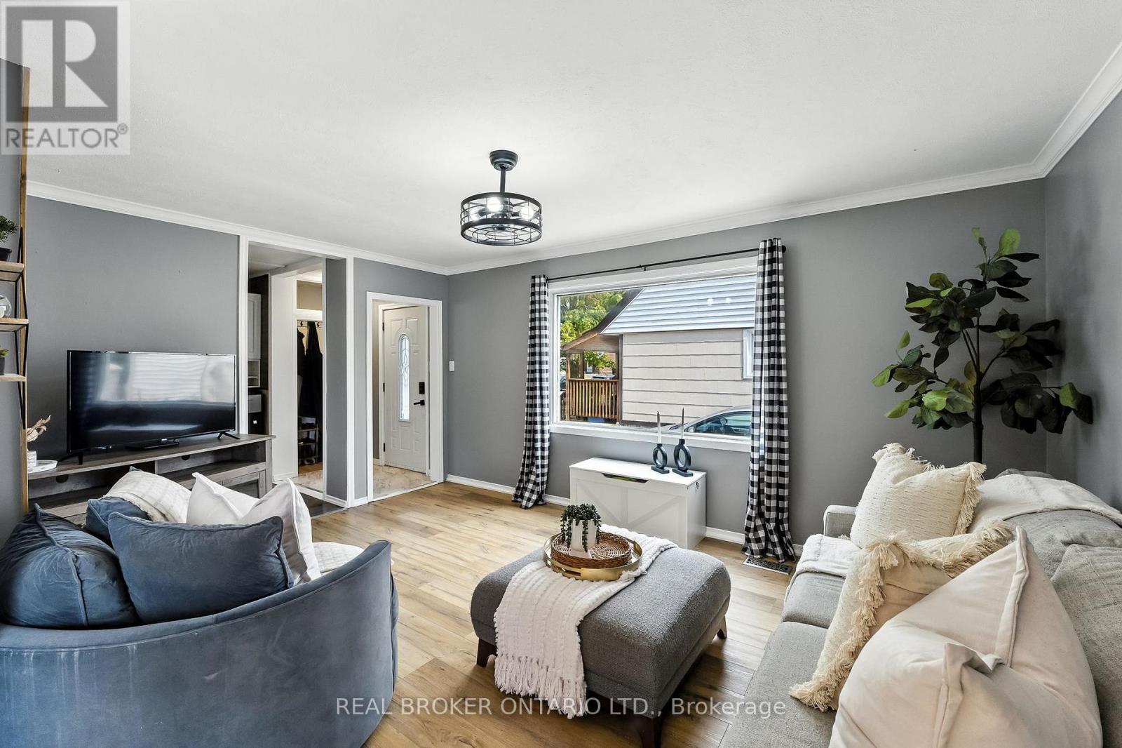 459 Rose Avenue, Peterborough (Otonabee Ward 1), Ontario  K9J 4E5 - Photo 5 - X12368330