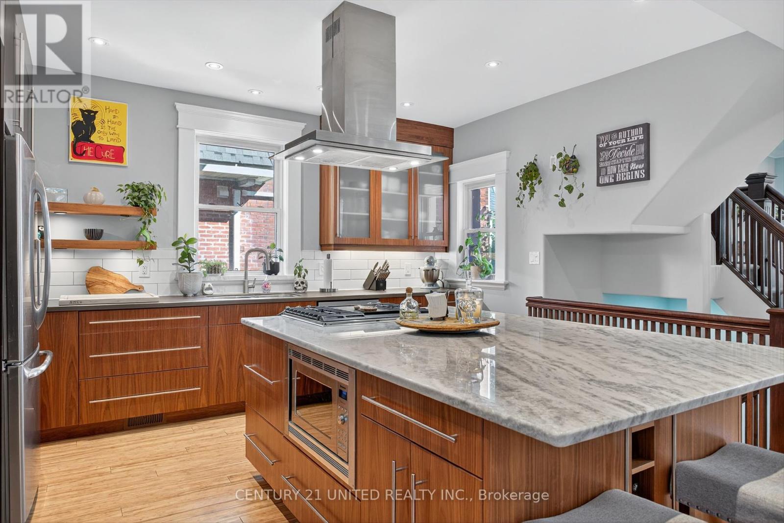 317 Margaret Avenue, Peterborough (Town Ward 3), Ontario  K9J 5H1 - Photo 5 - X12368455