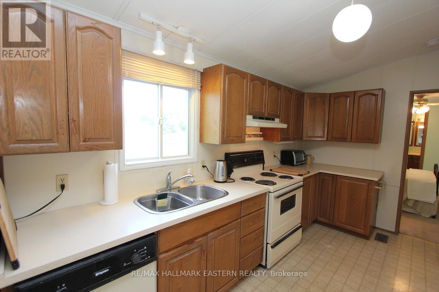 30 Lake Street, Havelock-Belmont-Methuen (Belmont-Methuen), Ontario  K0L 1Z0 - Photo 11 - X12368535