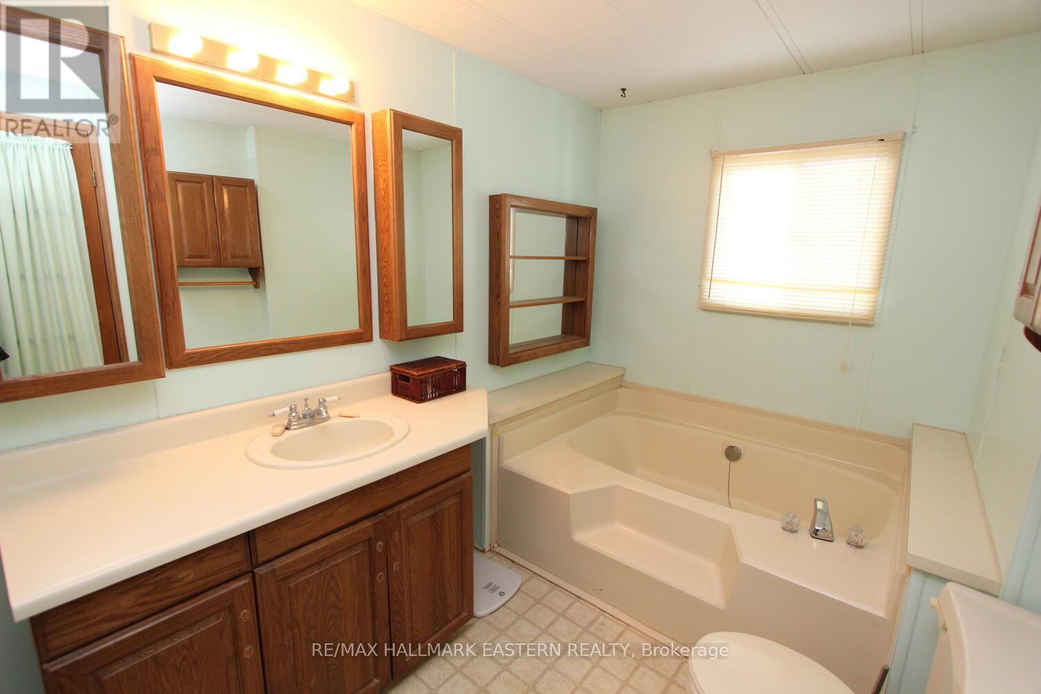30 Lake Street, Havelock-Belmont-Methuen (Belmont-Methuen), Ontario  K0L 1Z0 - Photo 23 - X12368535