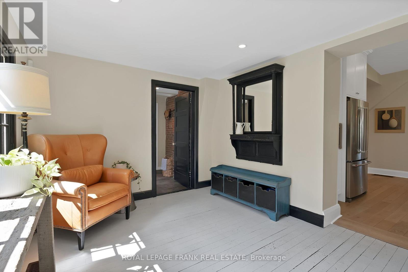 5 Glenelg Street E, Kawartha Lakes (Lindsay), Ontario  K9V 1Y5 - Photo 21 - X12368591
