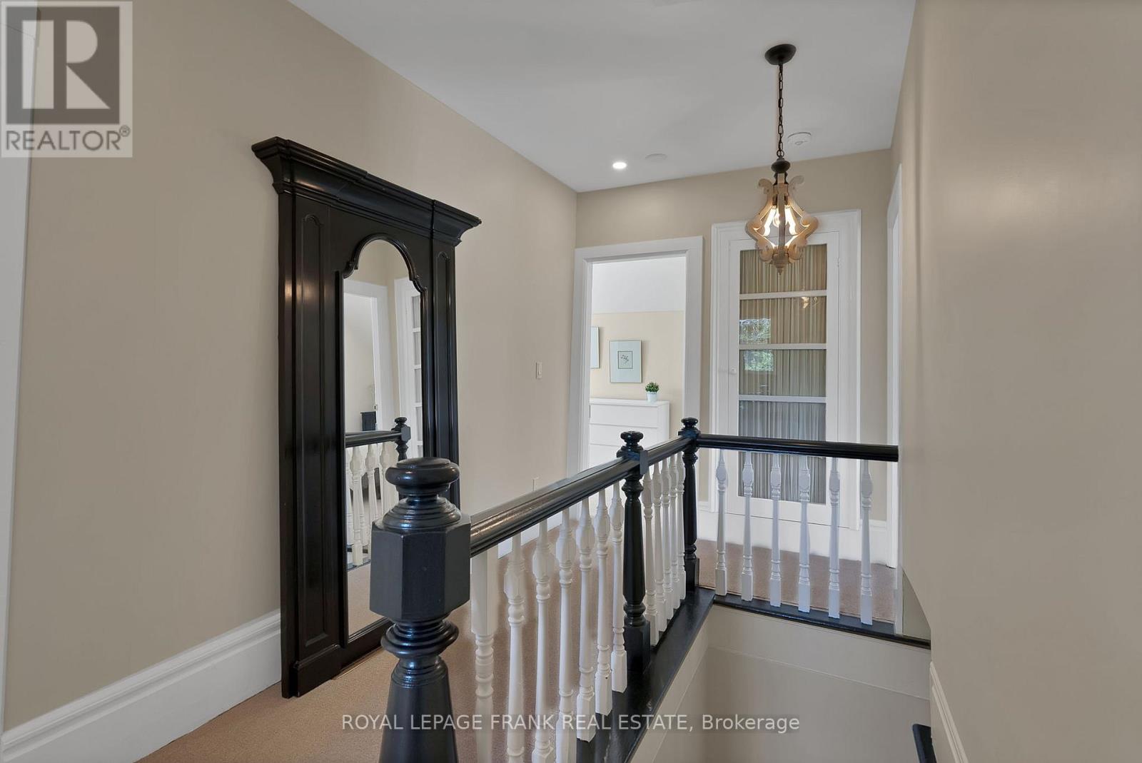 5 Glenelg Street E, Kawartha Lakes (Lindsay), Ontario  K9V 1Y5 - Photo 25 - X12368591