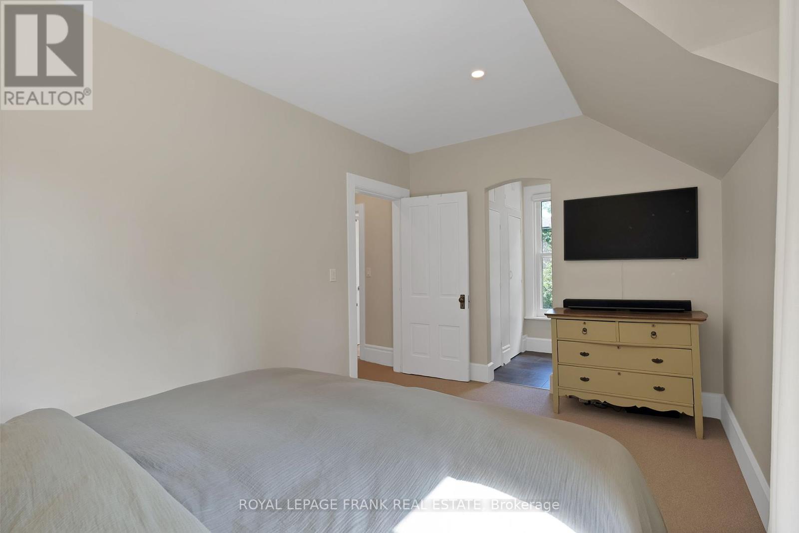 5 Glenelg Street E, Kawartha Lakes (Lindsay), Ontario  K9V 1Y5 - Photo 28 - X12368591