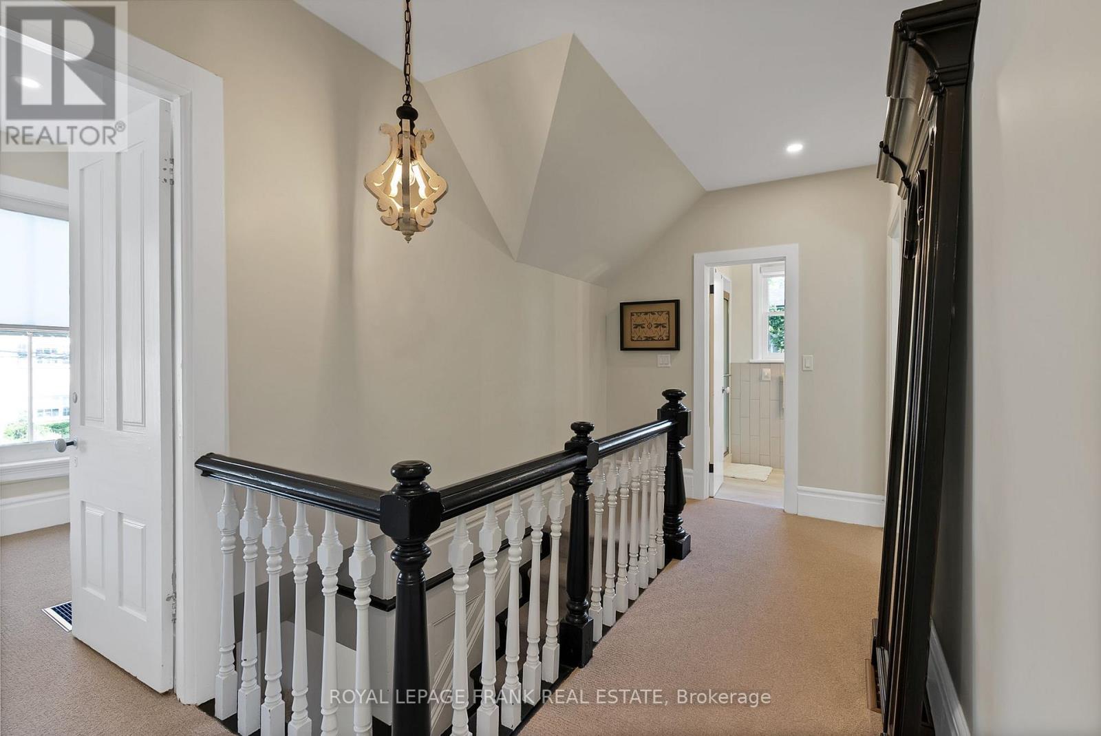 5 Glenelg Street E, Kawartha Lakes (Lindsay), Ontario  K9V 1Y5 - Photo 30 - X12368591