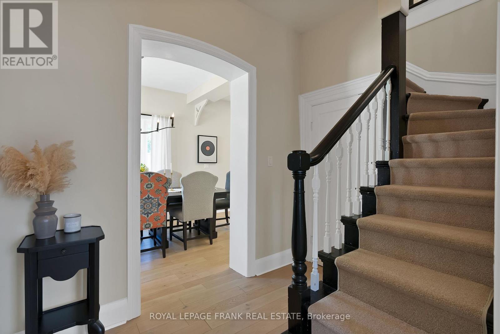 5 Glenelg Street E, Kawartha Lakes (Lindsay), Ontario  K9V 1Y5 - Photo 7 - X12368591